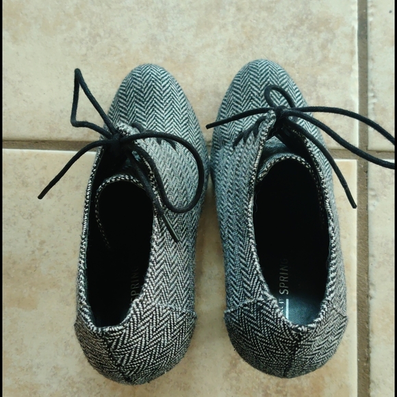 Call it Spring Booties - Picture 2 of 4